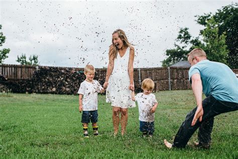 ohio mom poses for maternity photo with 20 000 bees huffpost