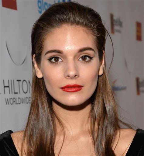 Former Neighbors Star Caitlin Stasey Posts Revealing Photos To Fight