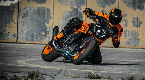 ktm claims    duke  ultimate mid class naked machine