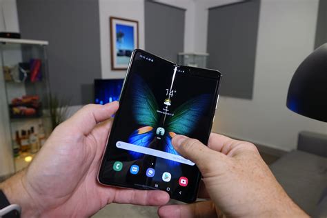 samsung galaxy fold review amazing    dont   eftm