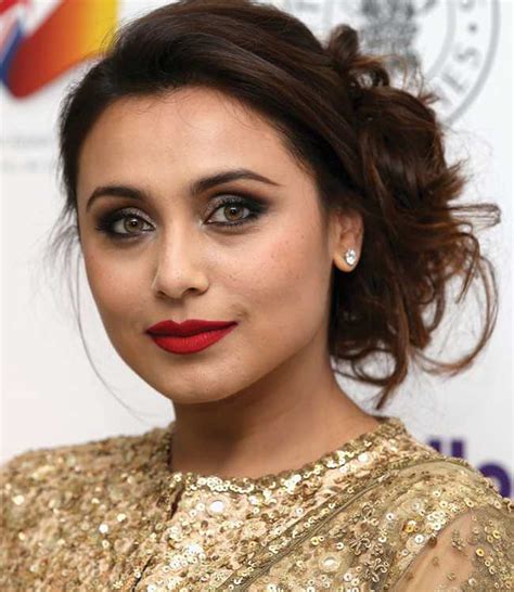 the definitive guide to the bollywood smoky eye vogue india beauty tips