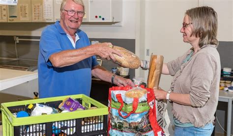 voedselbank houdt inzamelingen bij houtense ah filialen houtens nieuws nieuws uit de regio