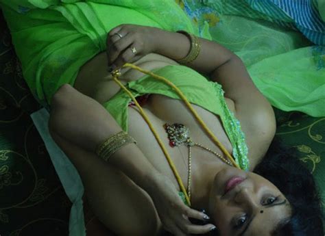 Indian Aunty Hot Photos Without Saree Walpapers
