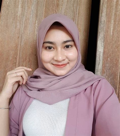 pin by bay gdank on indonesian women girl hijab beautiful hijab