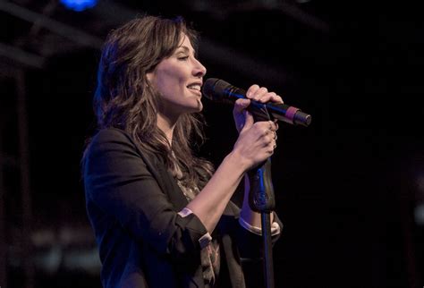 natalie imbruglia performing live at liverpool o2 academy 02 12 2018