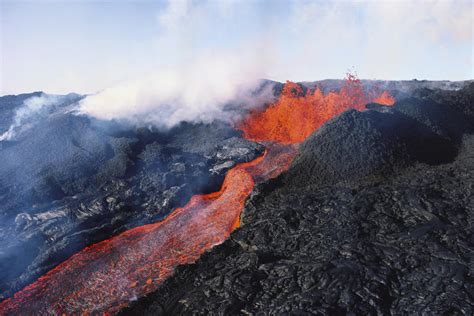 Scientists Remember Mauna Loa’s Past Eruptions Prepare For Future
