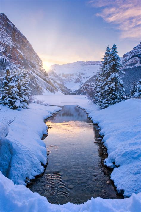 amazing     lake louise   winter  banff blog