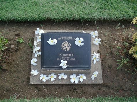 het graf van pieter romkes bloemen kaarten foto