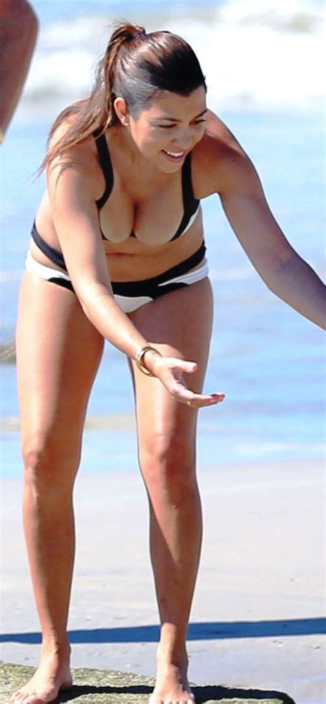 kourtney kardashian tits thefappening pm celebrity photo leaks