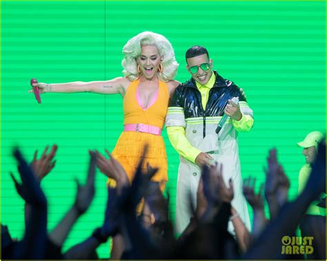 Katy Perry And Daddy Yankee Perform Con Calma On American Idol Finale