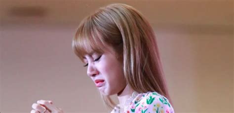 Blackpink’s Lisa Cried During Fanmeet In Thailand What