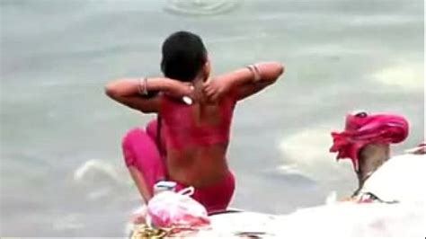 Indian Woman Bathing In Ganges River Backless Open Xnxx