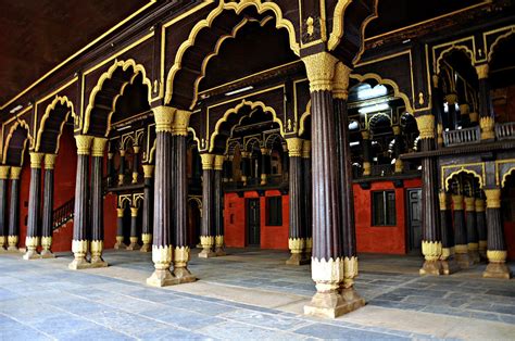 travellers guide  tipu sultans summer palace  bangalore india