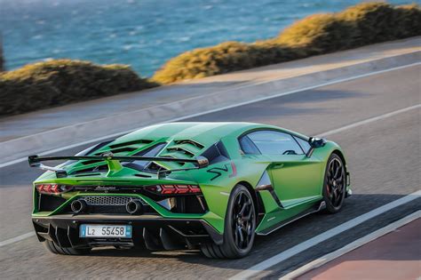 check    lamborghini aventador hybrid carbuzz