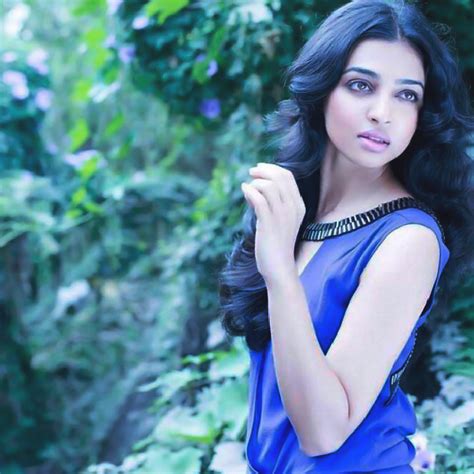 radhika apte flaunts her toned belly in this picture