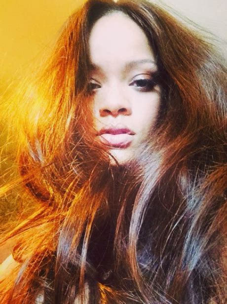 Rihanna Instagram Relembre As Fotos Mais Polêmicas De