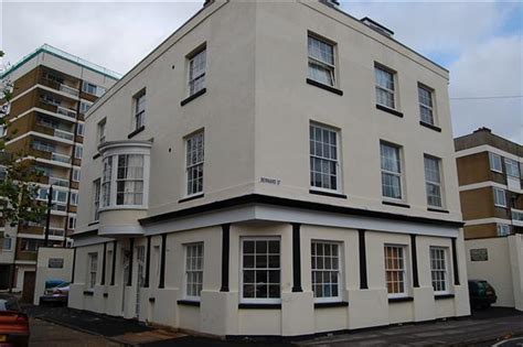 The Roundhouse 76 Bernard Street Southampton 3 Bed Apartment £950