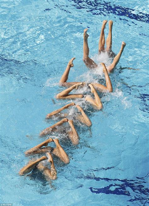 synchronised swimming leaves viewers confused and amazed daily mail