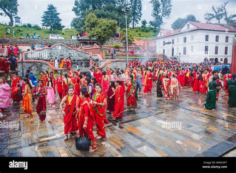 Kathmandu Nepal Sep 2 2019 Crowd Of Nepali Women At Pashupatinath