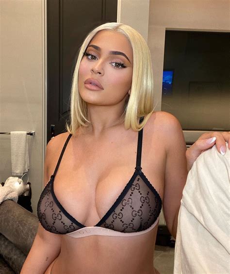 Kylie Jenner Became A Sexy Blonde 4 Photos And Videos The Fappening