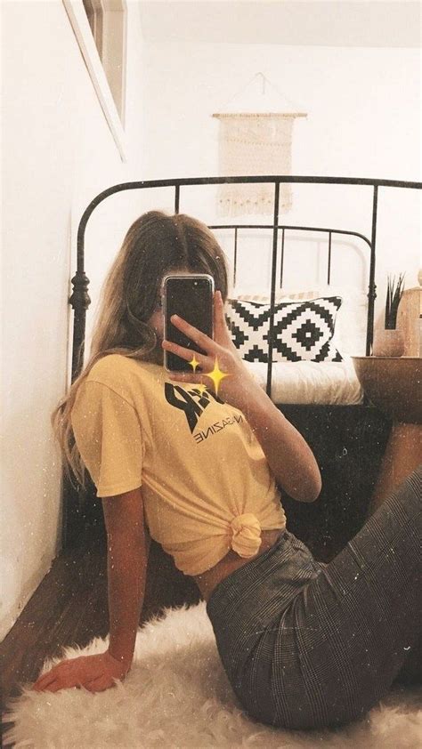 Mirror Selfie🦋 In 2021 Cute Instagram Pictures Mirror Selfie Poses