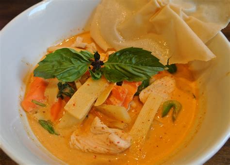 red curry enthaice thai kitchen