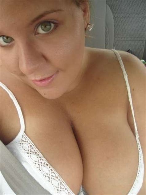 busty amateurs l xl close up cleavage [nn]