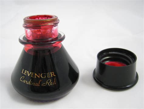 levenger cardinal red fountain  ink review