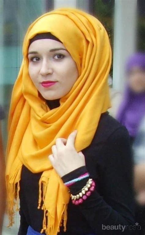tampil  warna kuning  hijab outfit
