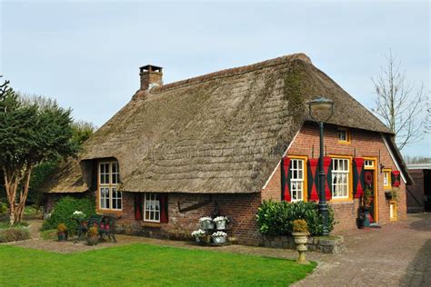 nederlandse boerderij stock foto image  bezit huis