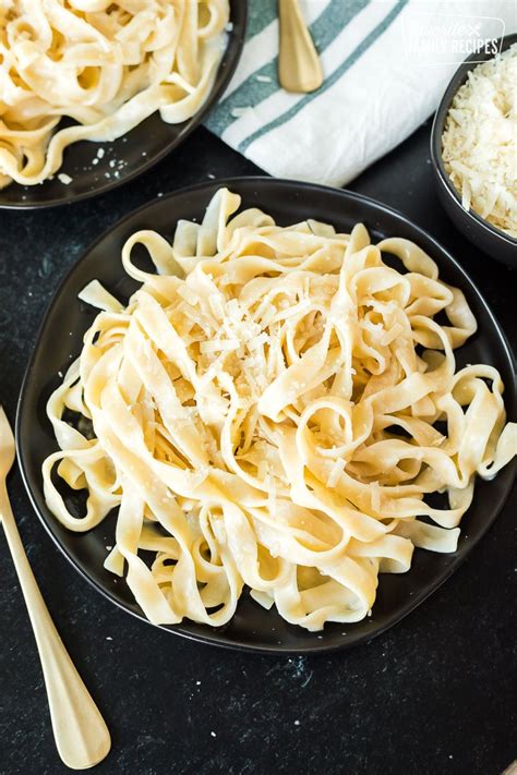 Authentic Fettuccine Alfredo Only 4 Ingredients And 30 Minutes