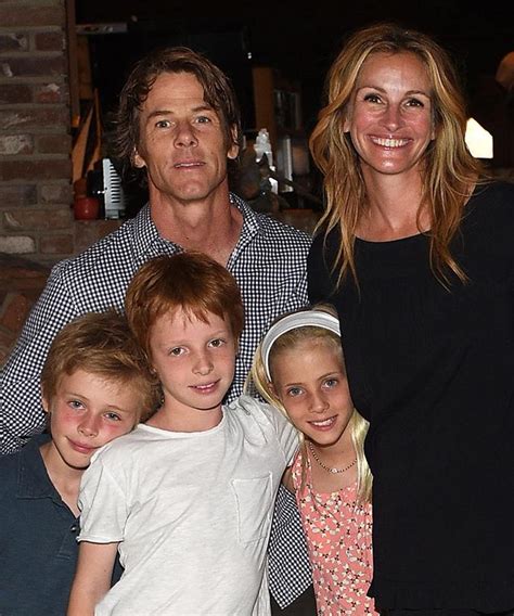 Are Julia Roberts And Danny Moder Set To Divorce Woman S Day