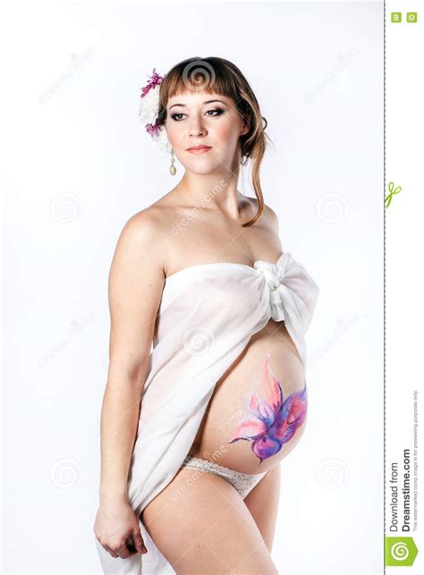 Foto Van Een Jonge Zwangere Vrouw Stock Foto Afbeelding