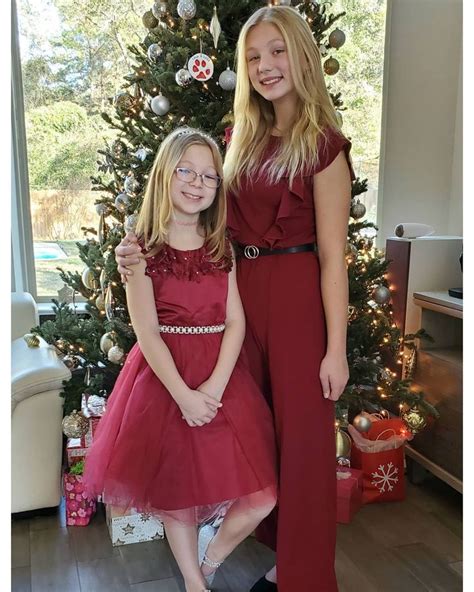 francesca  leah posted  instagram wishing      merry christmas  love