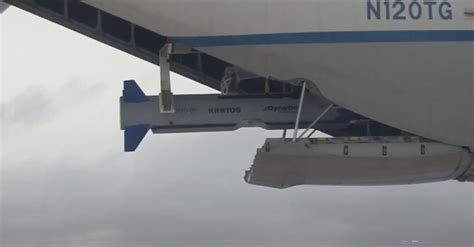 darpas gremlin aerially launched  recovered drone completes test flight aerospace testing
