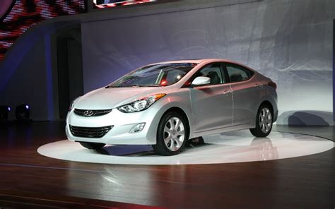 2011 Hyundai Elantra First Look Motor Trend