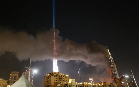 dubai skyscraper fire dubais address hotel engulfed  flames   years eve pictures