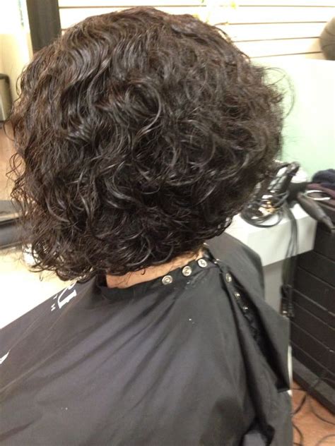 super cute stacked inverted bob curly hair     hair
