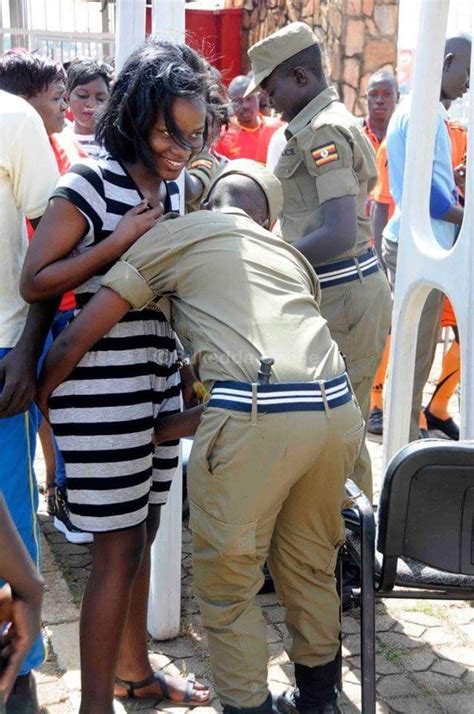 Seperti Ini Cara Polisi Uganda Ketika Memeriksa Wanita Bikin Geleng