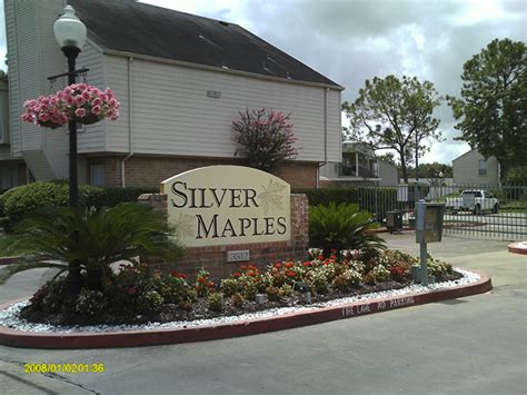 silver maples pearland      bed apts