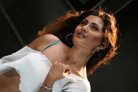 Hot Sexy Bollywood Actress Rimi Sen Pictures Pure Masala Blog