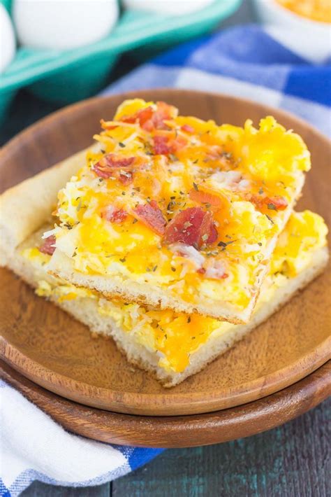 easy breakfast pizza recipe  eggs bacon pumpkin  spice