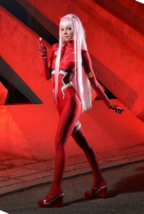 zero two from darling in the franxx daily cosplay