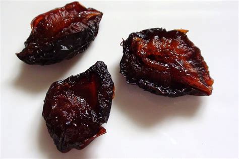 zsuzsa    kitchen oven dried plums
