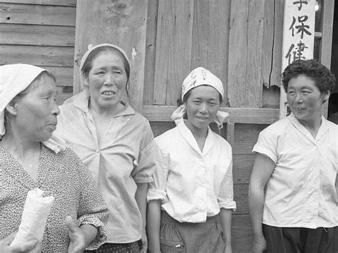 写真で見るあおもりあのとき 第86回「農村部の女性の服装 昭和30年代境に一変」 青森県立郷土館ニュース