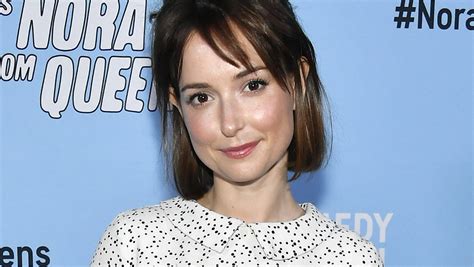 Here S How Much The Atandt Girl Milana Vayntrub Is Really Worth