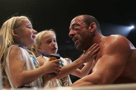 Mark Coleman Meets His Daughters After A Fight R Sports