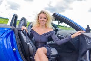 fotoshooting audi tt rs roadster mit unserem pin up nicole