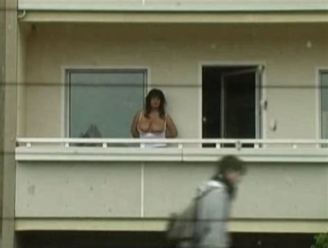 categoría window balcony nakedpizzadelivery