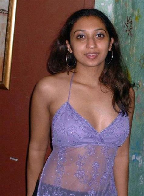 hot bhabhi sexy cleavage south indian twitter jamesalbana